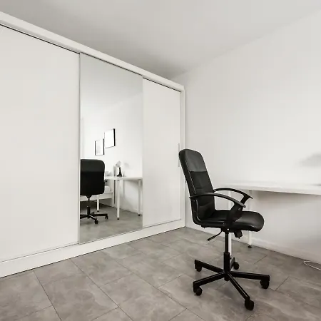 Saska Kepa Comfort Apartment